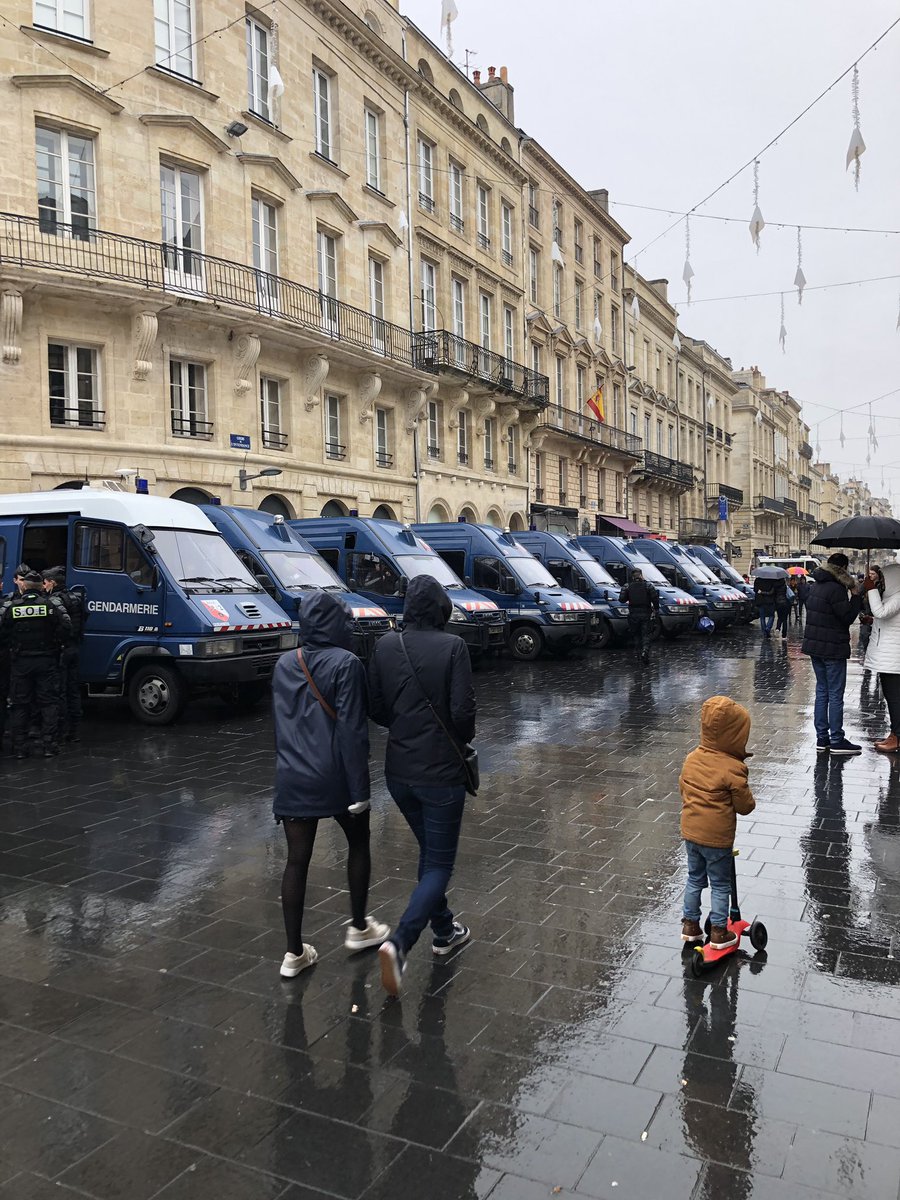 Et joyeux Noël, hein.