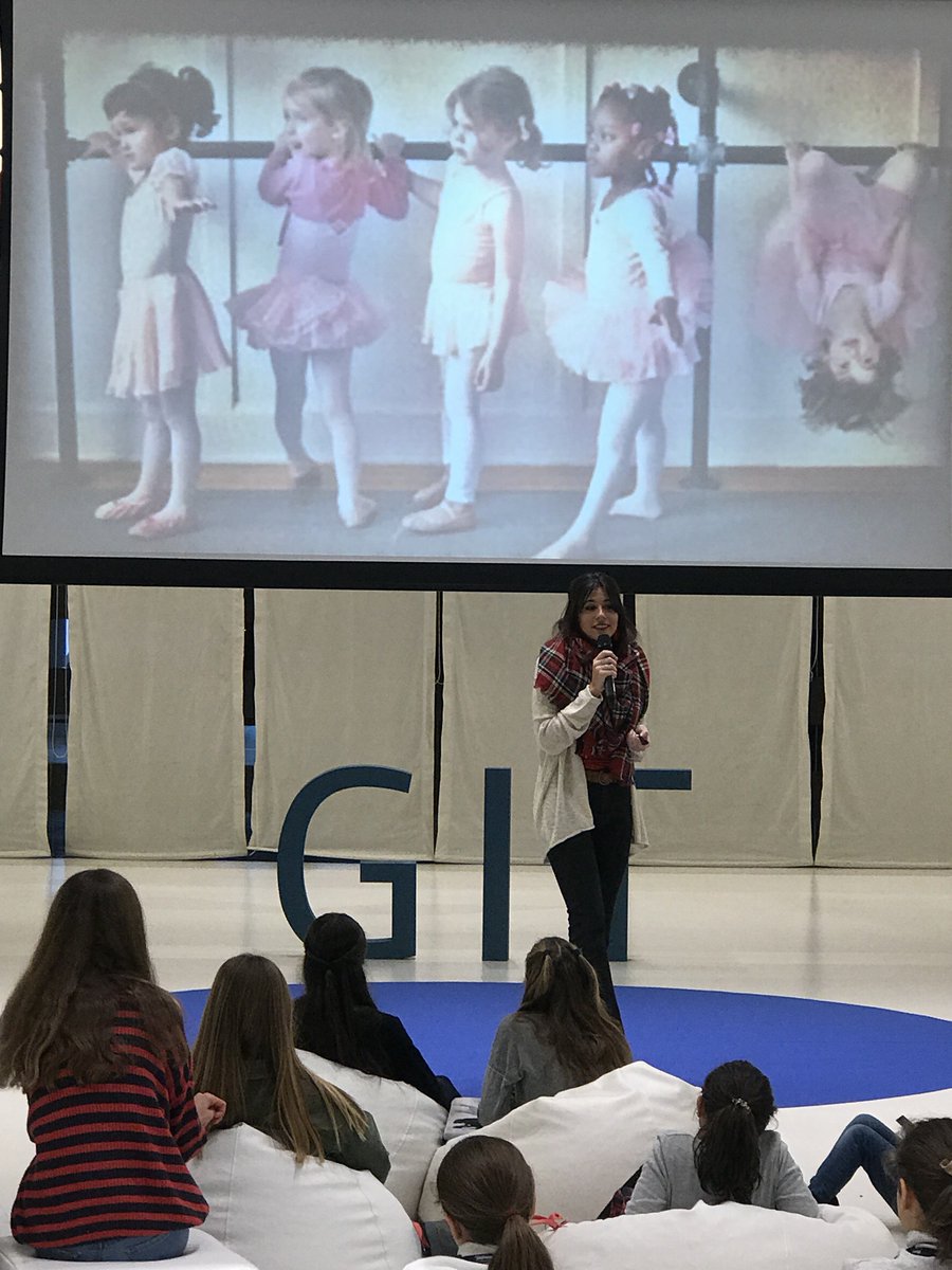 Telefonica's tweet photo. "Cada una tiene que encontrar su magia, aquello que os hace diferente a las demás" anima a nuestras futuras tecnólogas @isabellopezbr

DOSIS EXTRA DE MOTIVACIÓN💪🏼"No tener miedo y mirar siempre hacia delante, nunca aceptéis que os digan no" #GirlsInpiresTech18 https://t.co/8NW09aCkCT