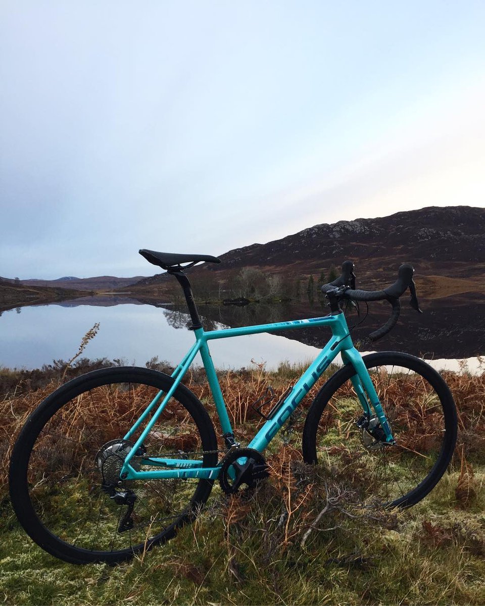 FOCUSBikes's tweet photo. Drifting into the weekend like our @joe94connell on his FOCUS MARES 8.9
#focusbikes #ridebeyond #focusmares #cx #cross https://t.co/DoIXLdzc2V