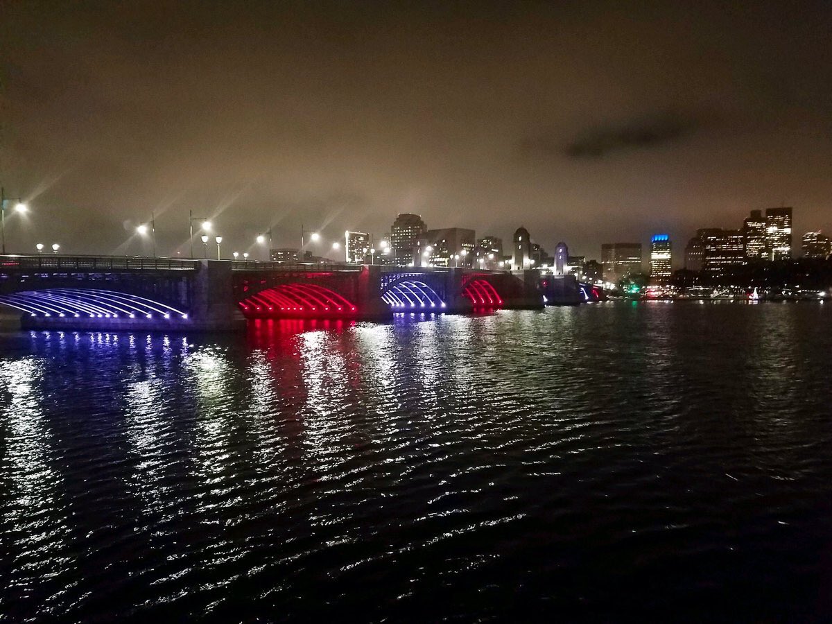 JennyWCVB's tweet photo. Lovely tributes to #Worcester Firefighter #ChristopherRoy in #Boston. Funeral services are this morning for one of @WorcesterFD’s bravest. (Bridge pics from @pmarvin123) #wcvb https://t.co/4C94BBXoNZ https://t.co/F7njZCJPgB