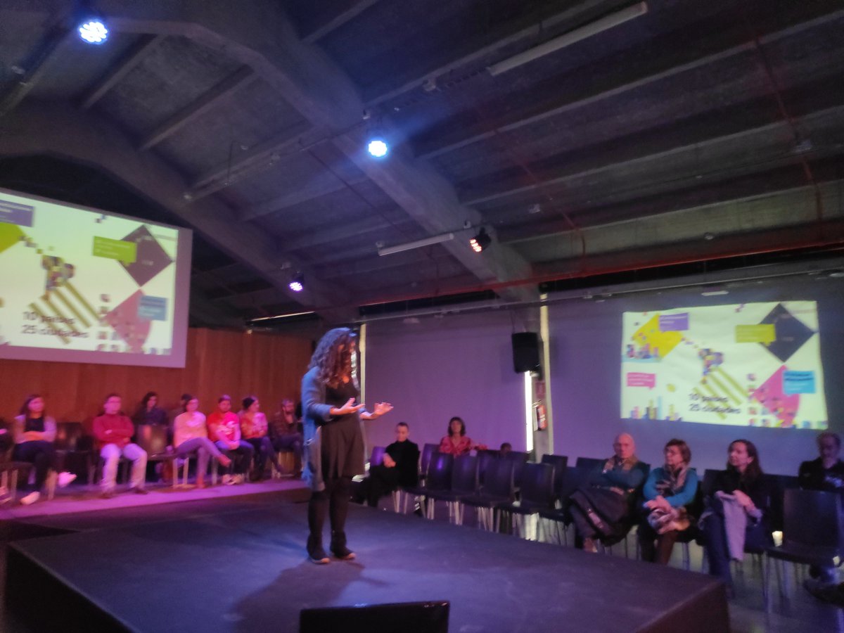 medialabMM's tweet photo. Ahora @Fcakeller nos habla del #LabMeeting18, encuentro iberoamericano que tuvo lugar en #MedialabPrado en octubre, para crear inteligencia colectiva a través de distintos grupos de trabajo. #democracia #urbanismo #feminismos #integraciónsocial #innovaciónciudadana #unañoenundía https://t.co/dx2MxOgWKQ