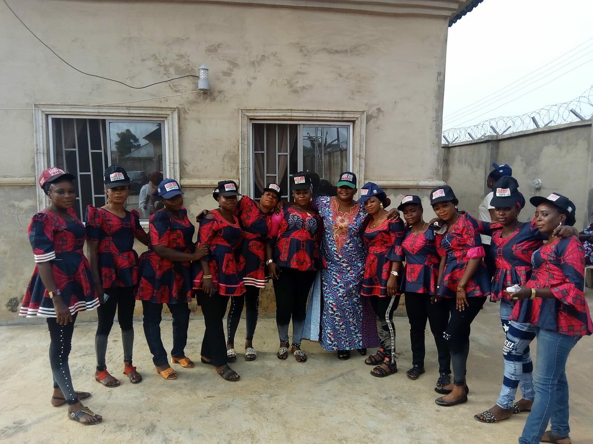 OLALEKANAFOLA14's tweet photo. AFO SISTERS AND MRS AFOLABI
ALL OF US NEXT LEVEL #AsojuRere2019 #AsojuRere #ROA2019 #Ilerioluwa #Ifelodun #Boripe #Odootin #Nextlevel https://t.co/rvcnnrDizC