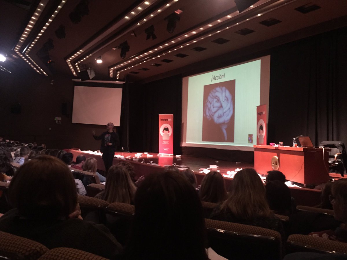 SarahMoran31's tweet photo. Día de formación, Neuroeducación en el aula: de la teoría a la práctica @Integrateksl developing ideas to put into practice @newton_college https://t.co/9zzPR2gFjj