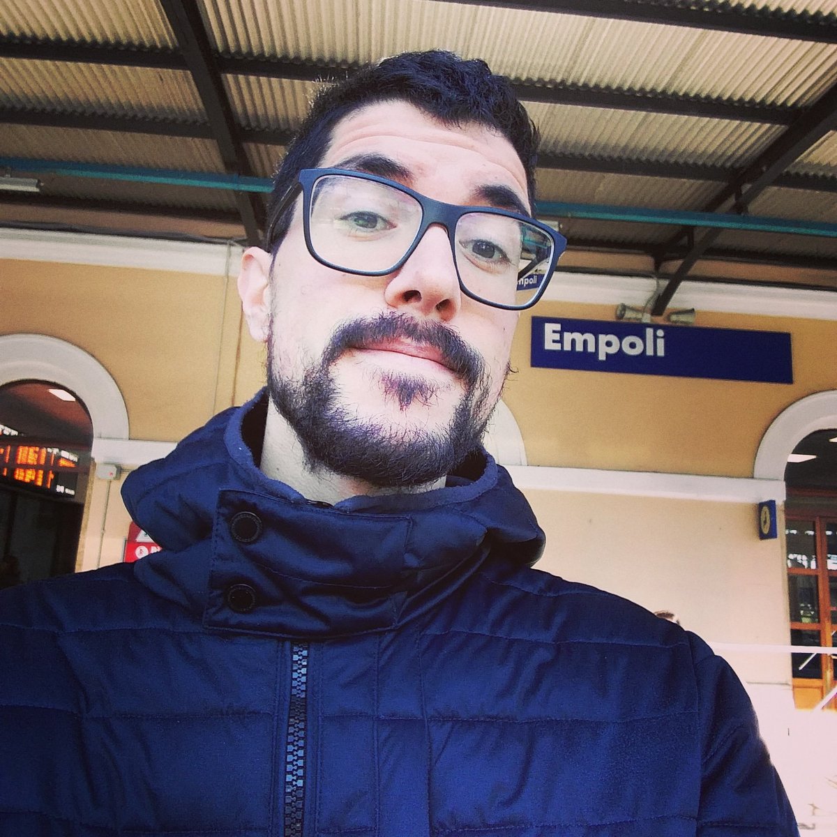 MrFox_86's tweet photo. In attesa dei "Lombardi" 😄 ---> @AvviVanHolz & @89_giammi #waitingfor #friends #frommilan #station #portrait #handsome #guy #instamoment #instalike #followme https://t.co/xf7WvE33gW https://t.co/81W6nOk4KQ