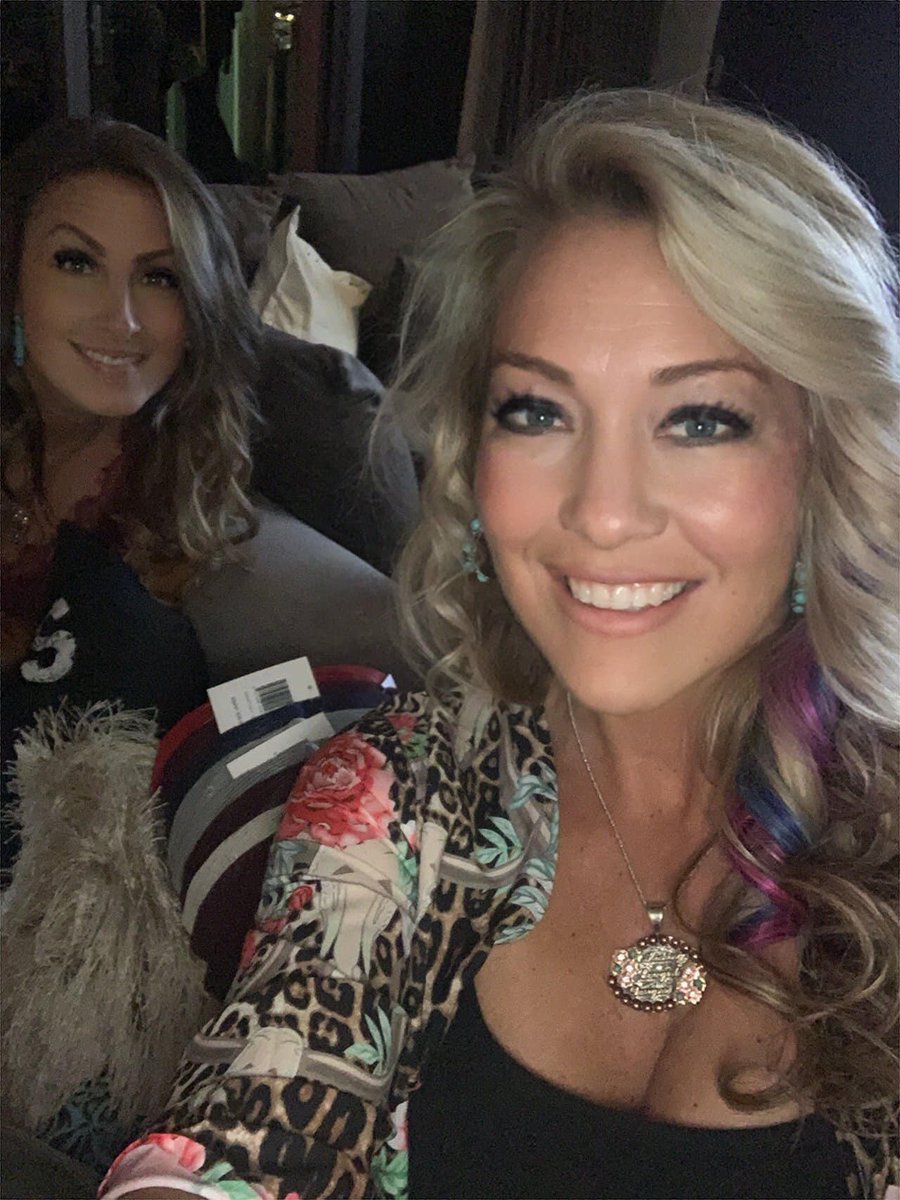 kimberlyvaters's tweet photo. NFR was a blast. 5th year going with my bestie. Never a dull moment for sure. And you never know who you’ll run into in Vegas or who’s sitting behind you in the plane. @ZCollaros7 @LasVegasNFR 🤠♥️🏈 https://t.co/KyX3heRoMe