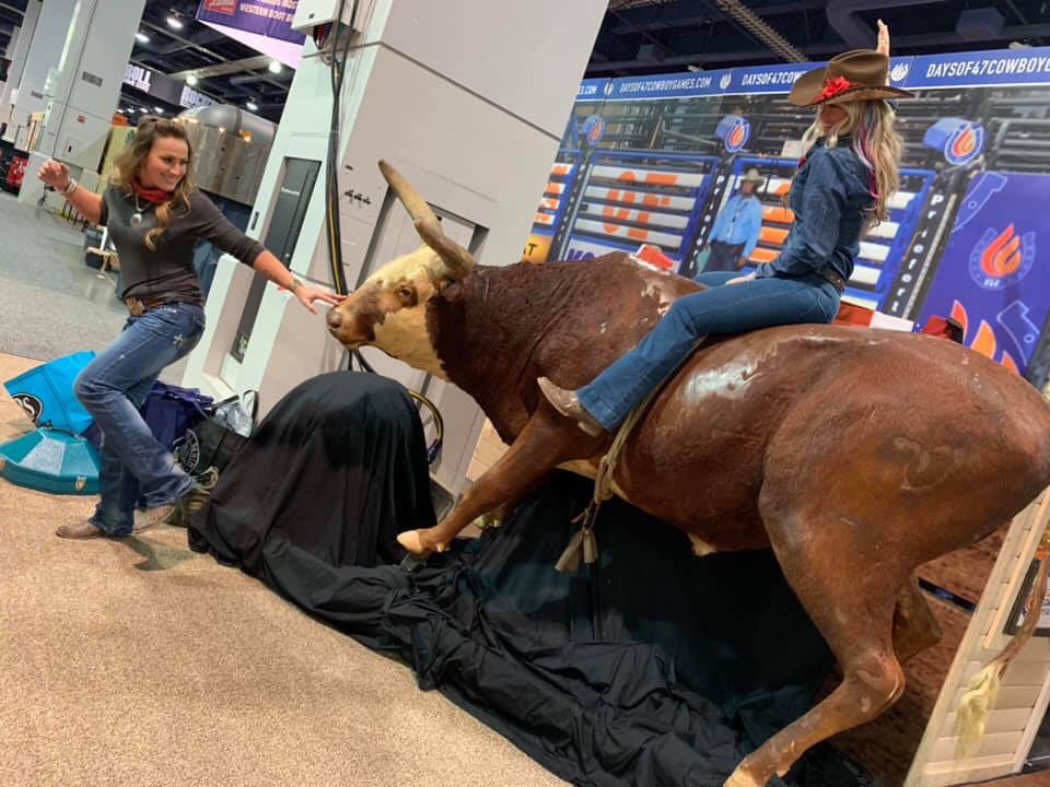kimberlyvaters's tweet photo. NFR was a blast. 5th year going with my bestie. Never a dull moment for sure. And you never know who you’ll run into in Vegas or who’s sitting behind you in the plane. @ZCollaros7 @LasVegasNFR 🤠♥️🏈 https://t.co/KyX3heRoMe