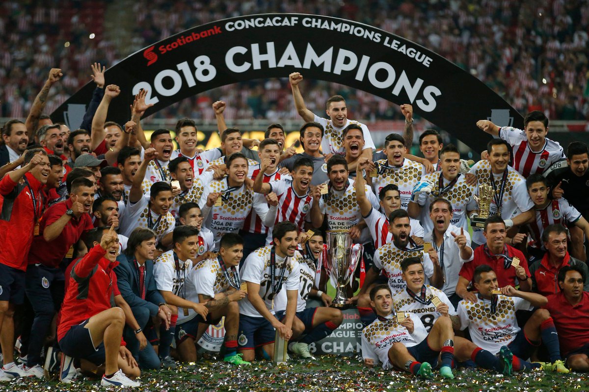 Paulina190701's tweet photo. Y casi 8 meses después de ser campeones de Concacaf y ganar el pase a 🇦🇪, por fin llegó el día: CHIVAS debuta en el Mundialito😍
¡#DaleRebaño! Por los que se fueron, por los que siguieron, por los que alentamos, por los colores, por México... ¡VAMOS CON TODO!💪🏆
#ChivasCreoEnTi https://t.co/LBMni6dPyh