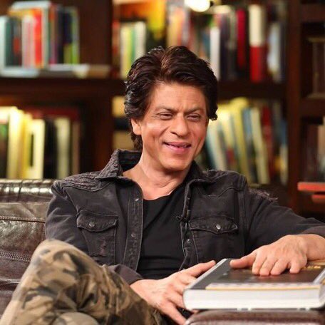 SRKAustria's tweet image. #6DaysToZero
Habt alle einen wunderschönen Samstag mit der neuen Dialog Promo von #Zero 

youtu.be/kyhbKBYJU9A

@iamsrk @AnushkaSharma #KatrinaKaif @aanandlrai @Mdzeeshanayyub @RedChilliesEnt @cypplOfficial