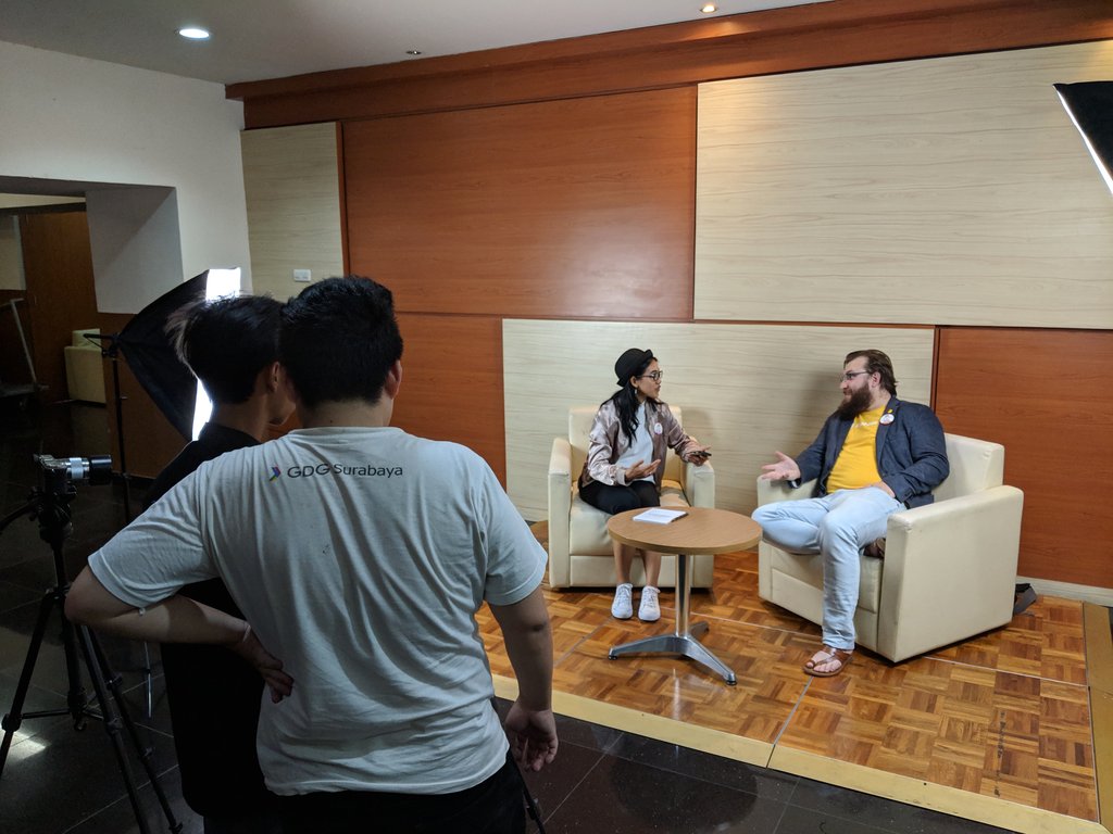 DennisAlund's tweet photo. Behind the scenes of the interview π
#FirebaseSummit #FirebaseSummitExt
#FirebaseSummit18 #FirebaseSummitExtSurabaya https://t.co/tmp8mqSZmP