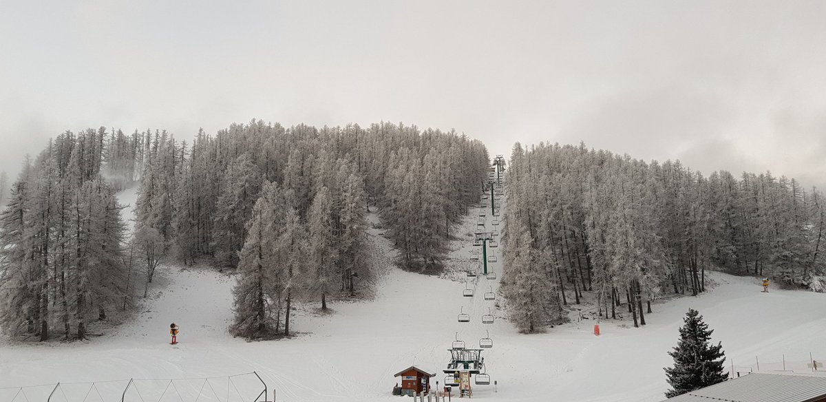 Aujourd'hui @VALBERGAlpesSud démarre sa saison, ça s'arrose ❄❄ #CotedAzurFrance #alpesfrenchsouth #AlpesMaritimes @anmsm @ICotedazur @CRT_RegionSud #snow @MeteoCotedAzur @radnature #stationsnicecotedazur #naturephoto