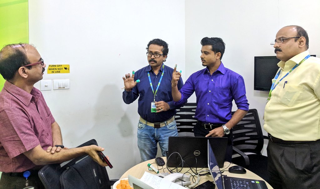 Karthik__Pillai's tweet photo. Team #SmartEye demonstrating their project to @Xoriant VP of Technology Mr. Sunil Bidwalkar - @bidwalkar at #hackathon2018 #BelongAtXoriant #codingfest #hackathon https://t.co/sFHZVthAAJ