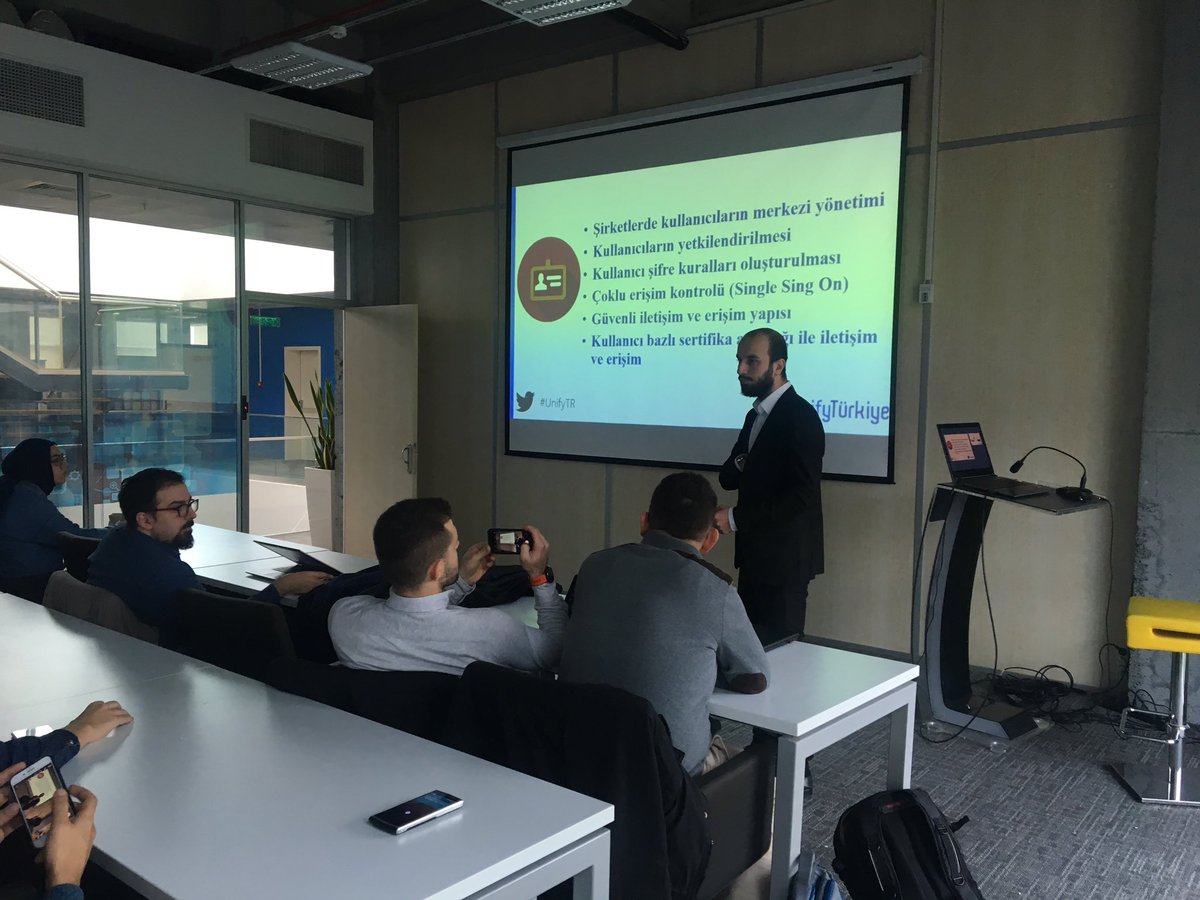 mparlakyigit's tweet photo. Etkinliğimiz Serkan Taş’ın Merkezi Kimlik Yönetimi sunumuyla başladı. #unifyTR #ActiveDirectory https://t.co/qylki8j0vC