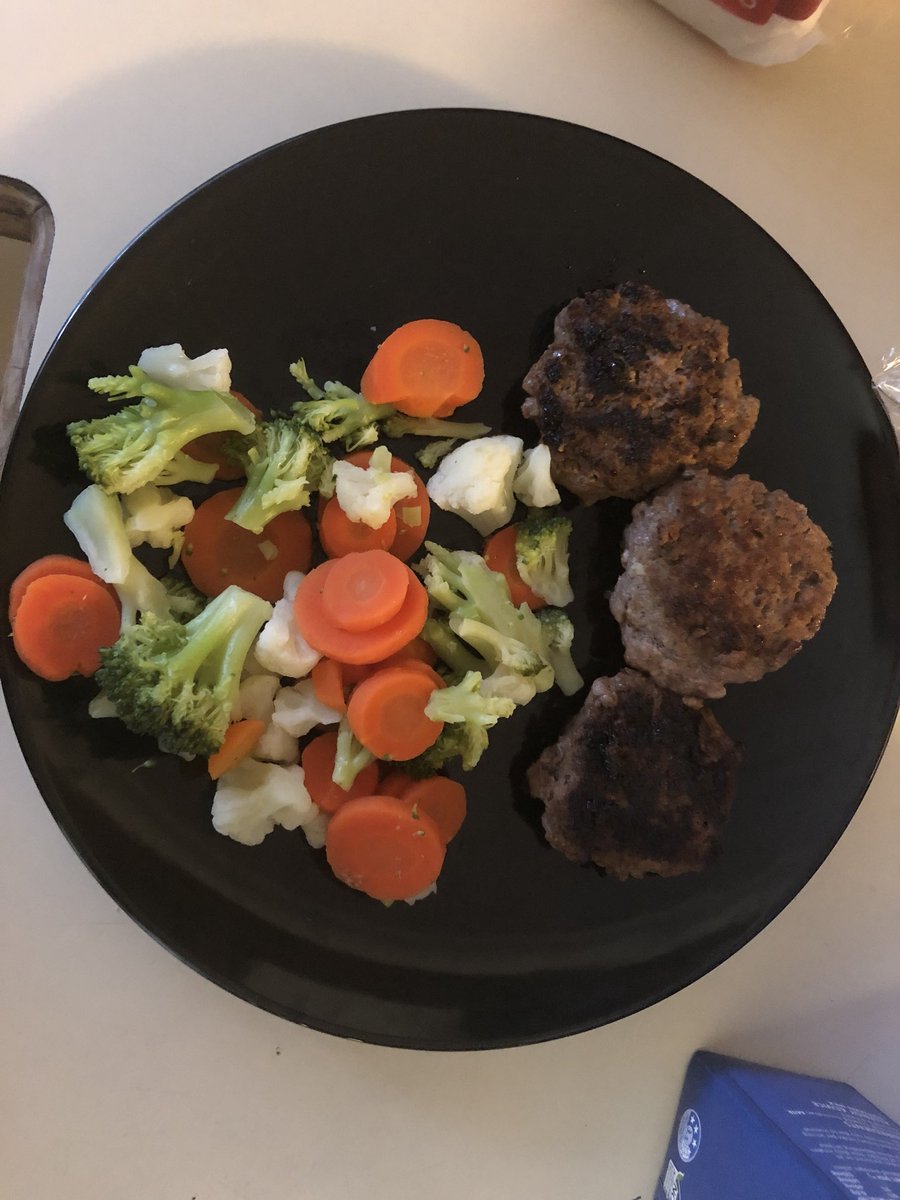 PM4NBR0's tweet image. Thought my dinner looked cute, might delete later xD