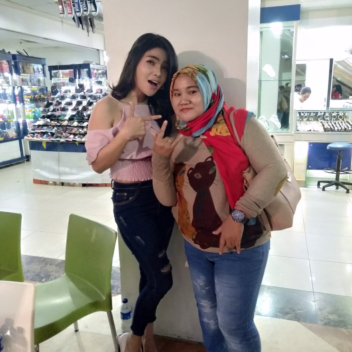 Seneng banget,,,terimakasih hadiah voucher y,,ka ENGELLIBI 🙏
