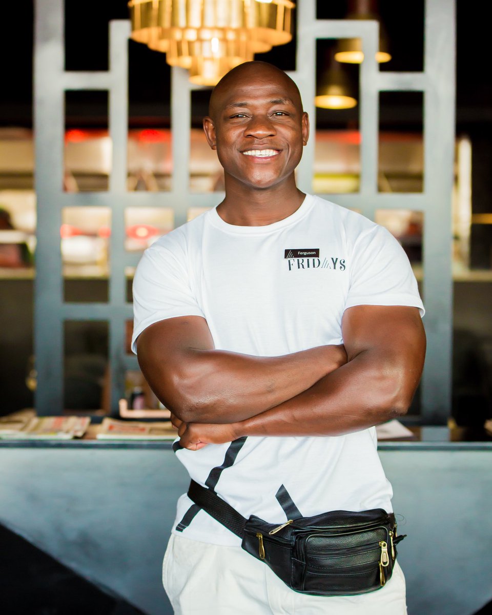 FRIDAYS_____'s tweet photo. Our friendly staff is always ready to serve and offer their best service... #FridaysRestaurant #SincerelyYours #FriendlyStaff #ServingWithASmile https://t.co/8xoLNxUq0h