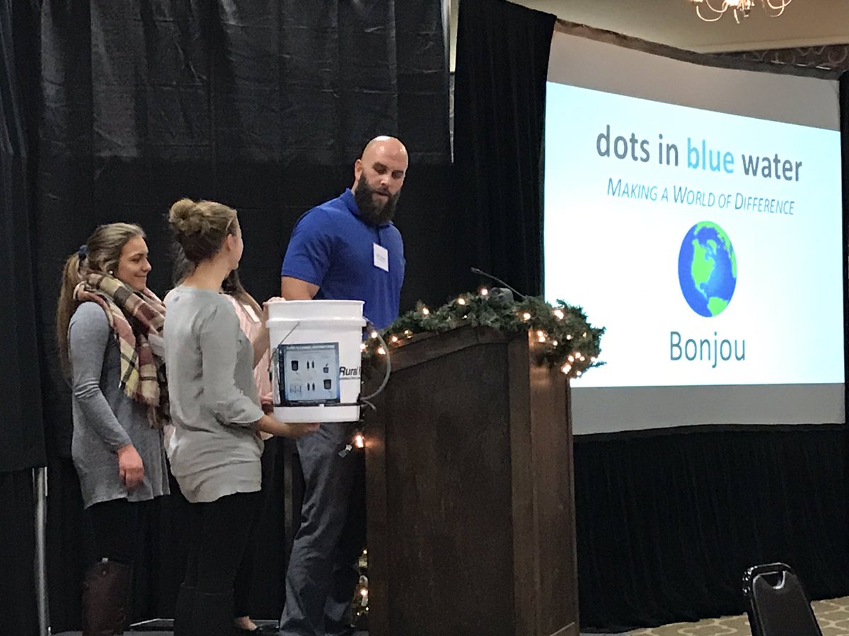 MidwesternEng's tweet photo. More pics from our Client Appreciation Dinner!  @dotsinblueH2O https://t.co/0qBtQNgg5V