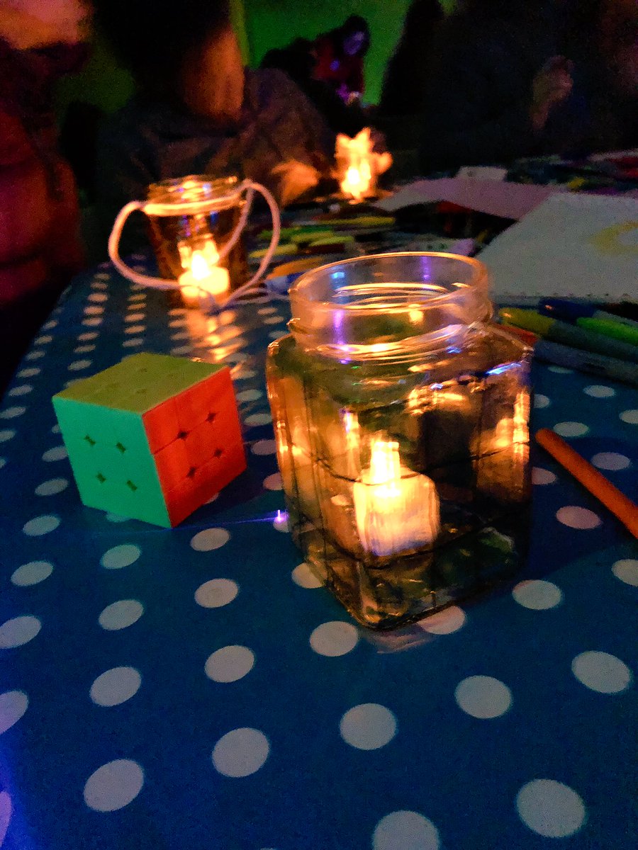 LorenaHall77's tweet photo. Our @lincdrillhall outreach take part in art group at the @YMCALincs @ShowroomLincoln had immense fun glass decorating last night โฅ๏ธ #TakePartinArt https://t.co/5qNsVpPWgl