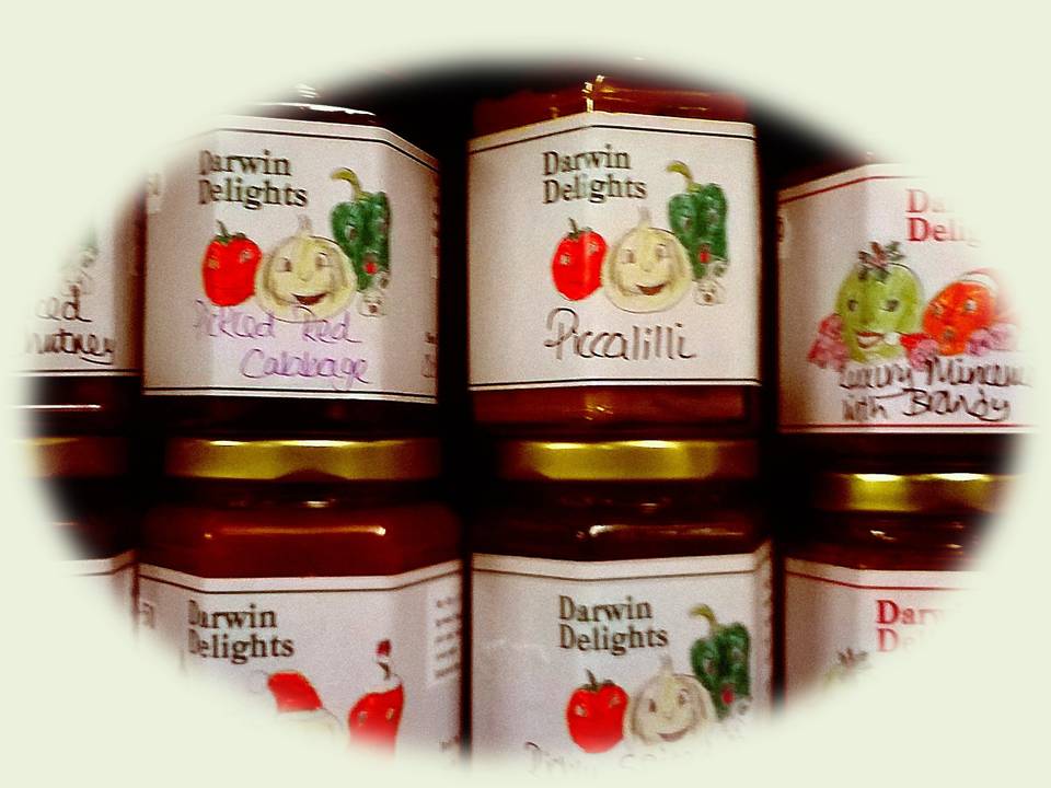 DarwinNurseries's tweet image. We are excited to launch our re branded jams and chutneys including our much requested mary berry chutney, mincemeat and jams, sample our #DarwinDelights this weekend.
The label is designed by one of our talented Co-Workers and printed by our friends at @BurwellPrint #farmshop