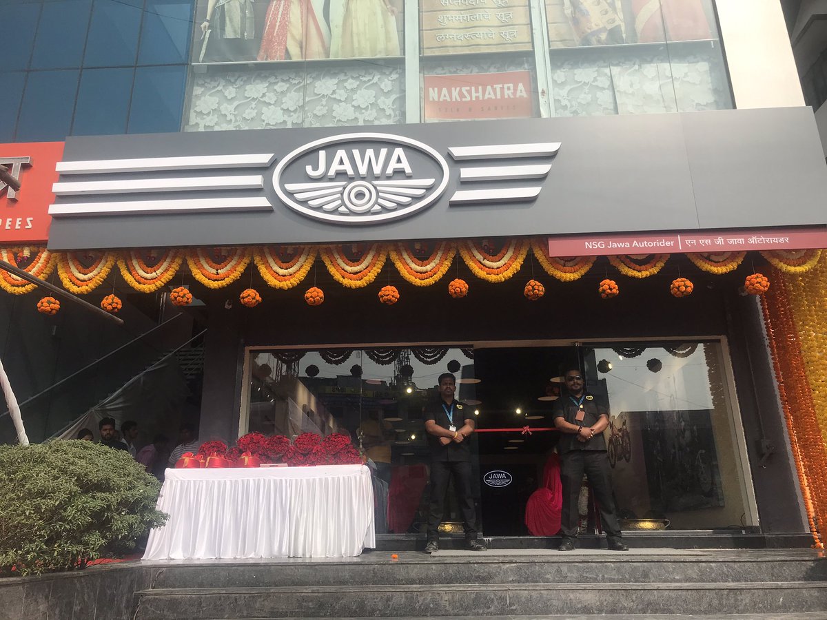 adiljal's tweet image. The first baby steps to acquiring the neo-retro classic on two-wheels has begun rolling! First 2 dealerships of @jawamotorcycles inaugurated today in Pune, the motorcycling capital of India with immense enthusiasm across the motorcycling fraternity. @FastBikesIndia