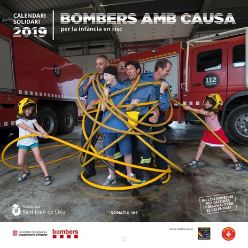 BombersPala's tweet photo. 🔔Avui estarem al carrer Major de Palamós venent 📆🚒calendaris solidaris de @SJDbarcelona_es. Donació íntegra per la recerca de malalties infantils. @AjPalamos @solidaridadSJD #bombersambcausa2019 https://t.co/kGCipHP7of