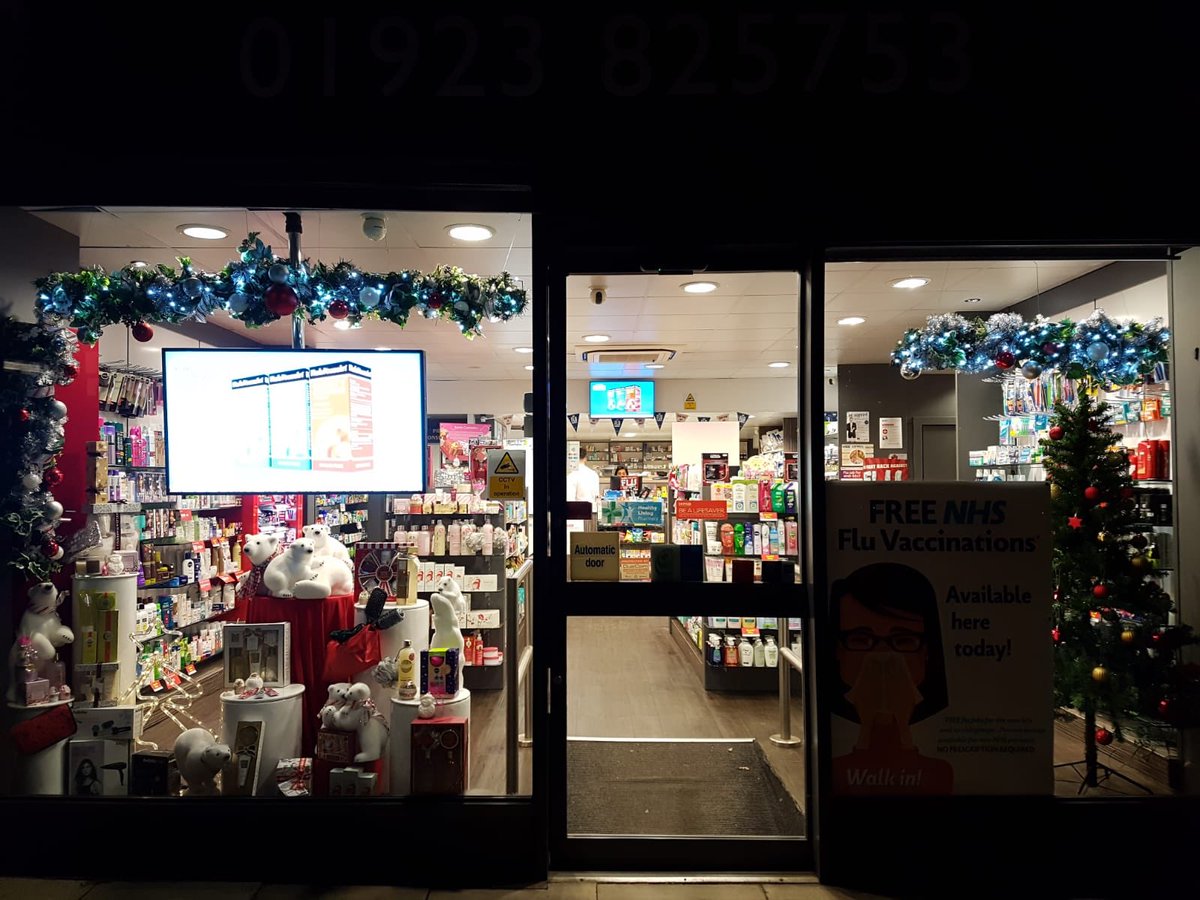 CarterChemist's tweet photo. Very proud to receive the Best Christmas Window Award from @northwoodresidentsassociation. Please drop by to see our polar bears  in the window!!
#christmaswindow  #northwoodindependentpharmacies #northwood #supportyourlocalpharmacy https://t.co/G6Sm1QhvU6