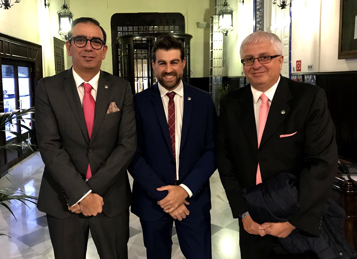 I_MartinLerma's tweet photo. Con mis queridos @fjmmendez y @scientia en la entrega de los Premios @CulturaDB!! Nuestra querida @UMU siempre presente!!!
#SentimientoUM https://t.co/0JqF6pZmlH