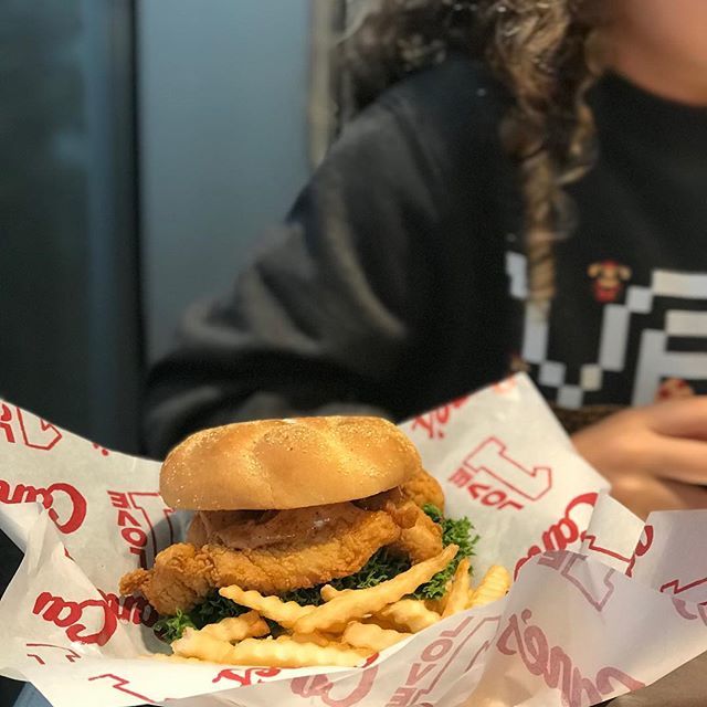 larisamajors's tweet photo. Christmas lights pregaming.
#fuel #chicken #chickenfingers #chickensandwich #sweettea #momentofweakness #raisingcanes #honolulu #oahu #oahueats #neweats #larisaeats #crinklefries #foodstagram #friyay #walkeditoff #therewaslettuce #majorsxmas2018 https://t.co/nHsbEcJ9LC https://t.co/Hp8g0SbiFG