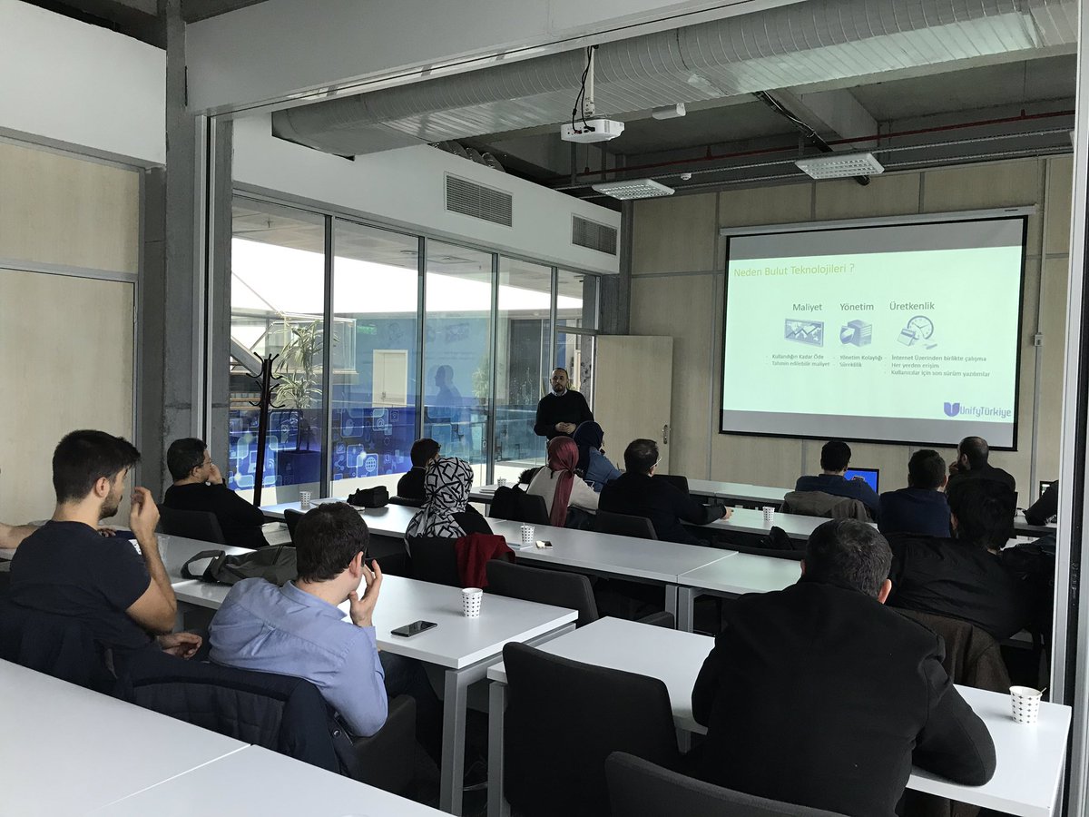 mucahidakcay's tweet photo. Devam ediyoruz! Office 365’i @mparlakyigit’ten dinliyoruz. #UnifyTR https://t.co/YeiKqvLwLw