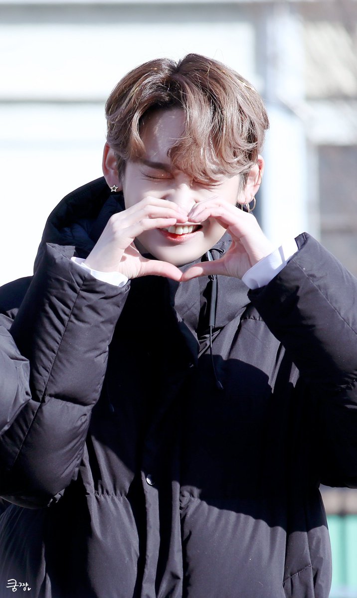 hino0110kenta's tweet photo. 181215 음중 미니팬미팅 켄타
켄타 깨물핫뚜(´∀`)💕🍓

#JBJ95 #켄타 #타카다켄타 #髙田健太 #KENTA #タカダケンタ https://t.co/xvewhv7sov