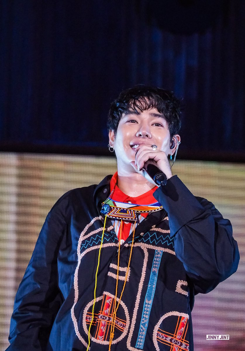 JinnyJint's tweet photo. วันนี้ต้องยิ้มกว้างเป็นพิเศษแน่ๆ 😁😁
#เป๊กผลิตโชค 
#PeckPalitchoke 
#palitgallery https://t.co/YyHsLsFqTU