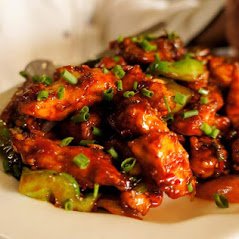 HotelEmeraldNBO's tweet photo. Spacious rooms,room service,free parking,free WiFi,in house restaurant (Vista Restaurant Nairobi)serving amazing food is all you need this weekend #Weekend #thegoodlife 
📞0729418241/0732515705 for reservations https://t.co/egSOmsocoF