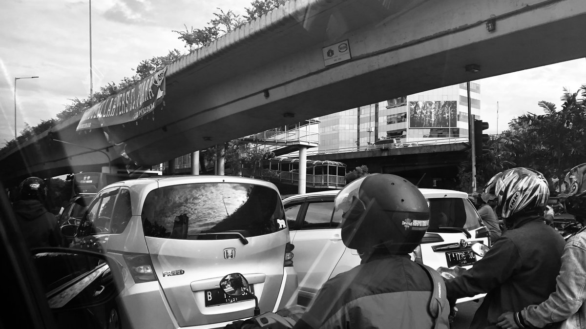 ⁦<a href="/RadioElshinta/">Radio Elshinta</a>⁩ , traffic light Pancoran, Jakarta Selatan , mati. Mohon maaf tidak terlihat petugas