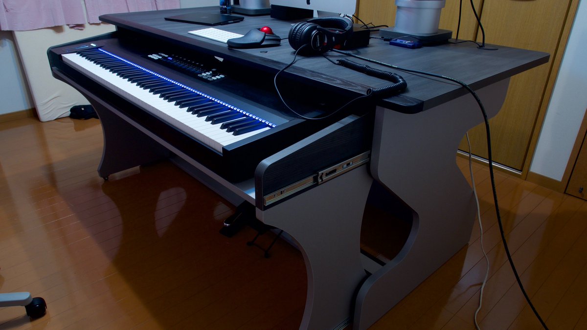 88鍵が入るドロワー付きDTMデスクZaor MIZA Zを買いました！めっちゃ