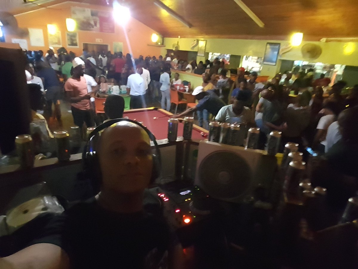 PastortheDJ's tweet photo. Thanks for the love Queenstown👊👊 #HuntersExtreme. Last night was lit💣💥 https://t.co/6PnWYJdgHL