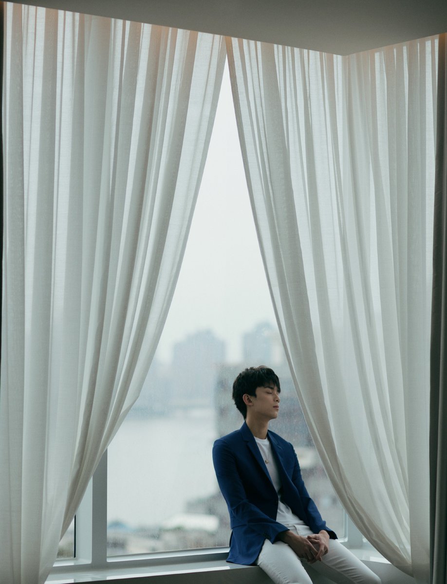 wuleivn's tweet photo. 181215 WuLei Studio updated. (p2)
#吴磊 你是冬日阴天穿过云层透出的光，是慵懒午后嬉闹玩耍的白衣少年。今天和@吴磊LEO 一起，寻找���发的秘密。@sisley法国希思黎 #吴磊sisley法国希思黎首位品牌代言人

#SisleyParis #LeoWu #WuLei https://t.co/u80uM5i1Tp