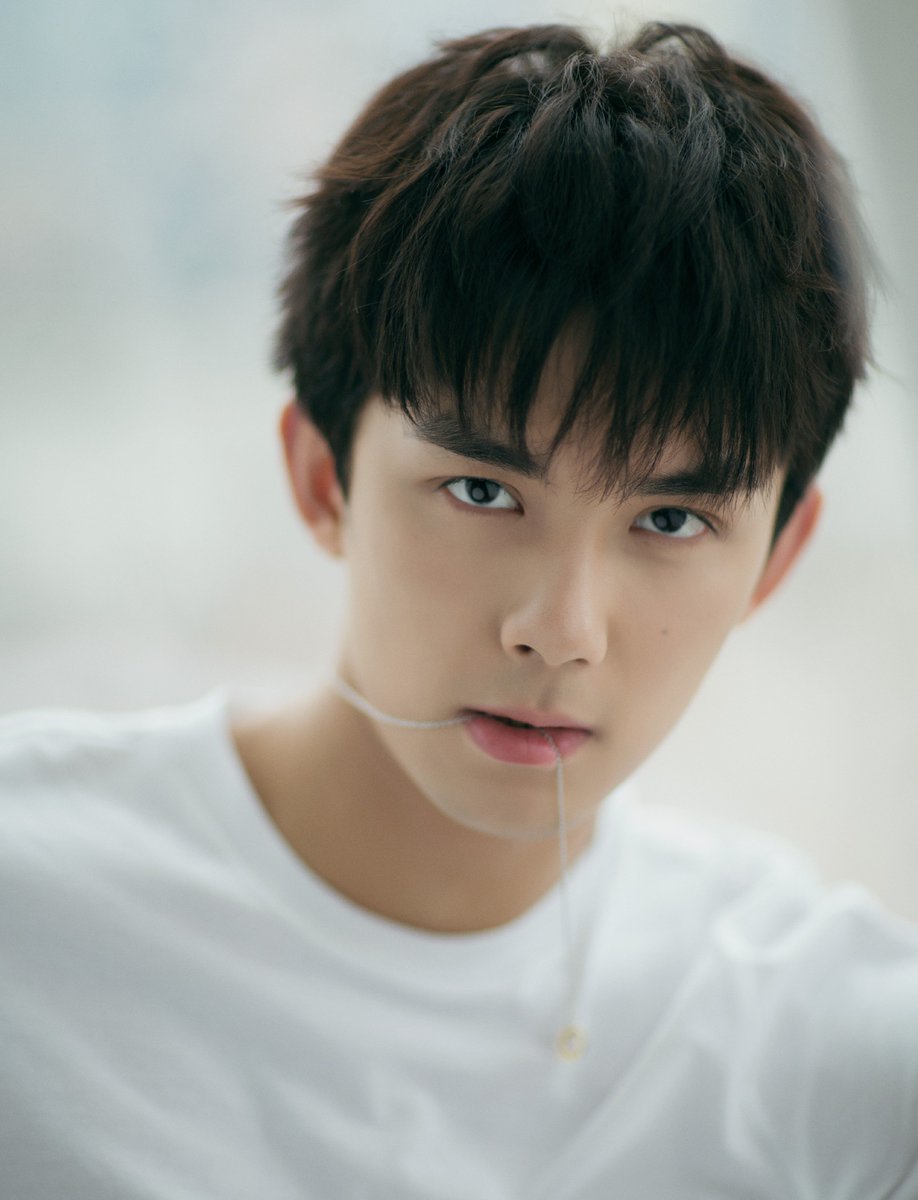 wuleivn's tweet photo. 181215 WuLei Studio updated. 
#吴磊 你是冬日阴天穿过云层透出的光，是慵懒午后嬉闹玩耍的白衣少年。今天和@吴磊LEO 一起，寻找护发的秘密。@sisley法国希思黎 #吴磊sisley法国希思黎首位品牌代言人

#SisleyParis #LeoWu #WuLei https://t.co/92nn0TWytv