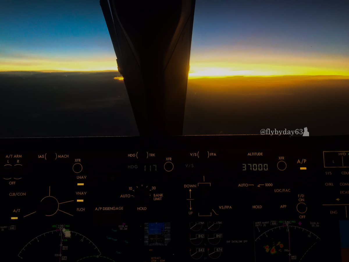 flybyday63's tweet photo. Dawn on our way to Seychelles last Sunday; The glorious light appears in the horizon, to start unveiling one more time, shape of clouds and hidden skies that were sleeping in the dark...I’m convinced flying is like poetry.
#Speedbird #BAW #BA63 #Dawn #Twilight #B787 #Dreamliner https://t.co/kk2IejYnKV