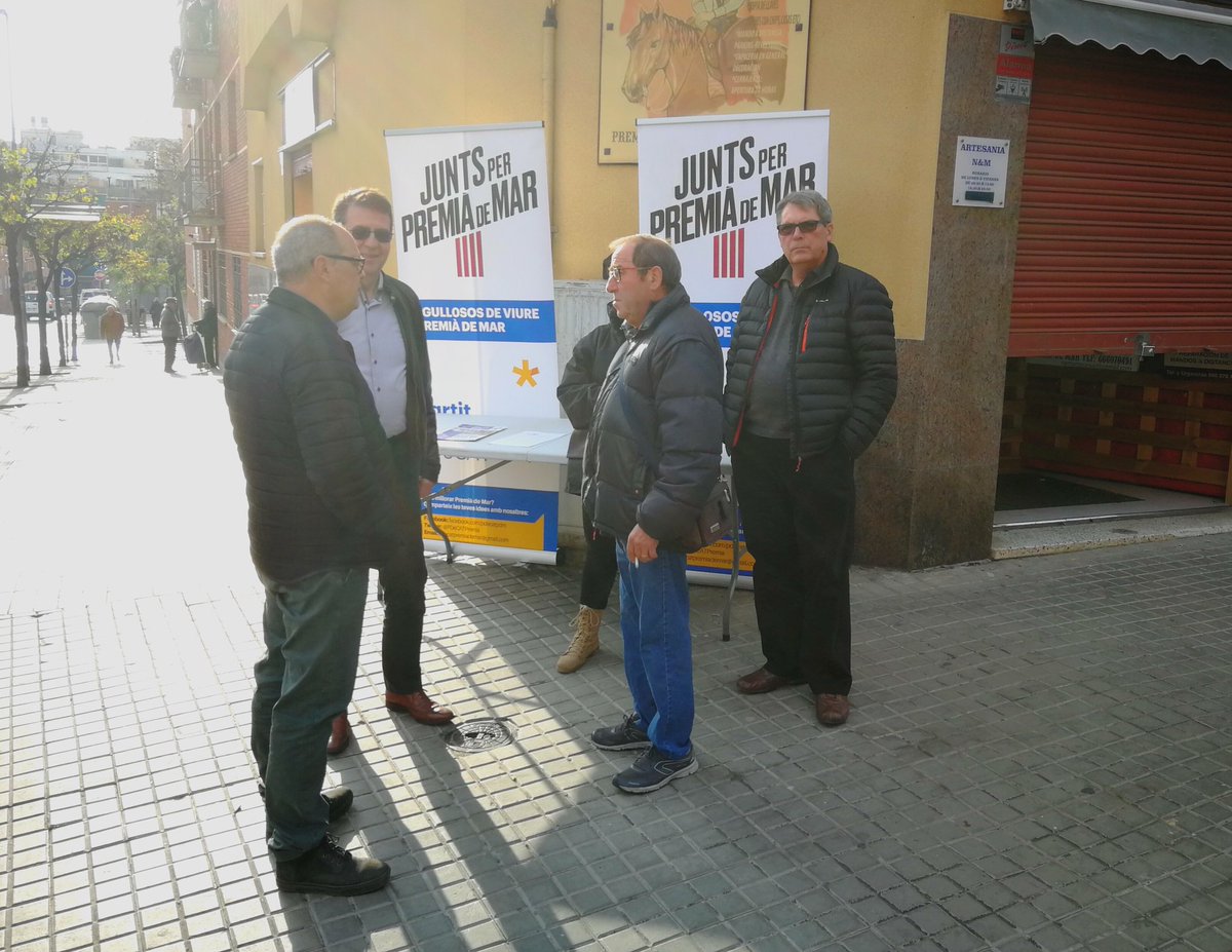 juntsperpremia's tweet photo. Aquest matí us esperem amb l'alcalde @mendezgm i els regidors @toni_subira @rafa_navarro i Imma Morales al carrer Mercè, cantonada amb Ramon i Cajal. Estem a la vostra disposició per explicar-vos feina feta i projectes de futur per a #premiademar.
#orgullososdeviureapremiademar https://t.co/gkWfLU6a4H