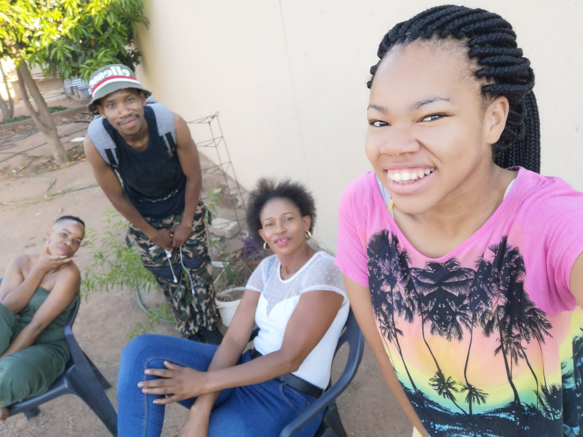 Perci_P's tweet photo. #lafamilia #Moeketsi #family #leloko #Batswana https://t.co/RlcE6TUqyN