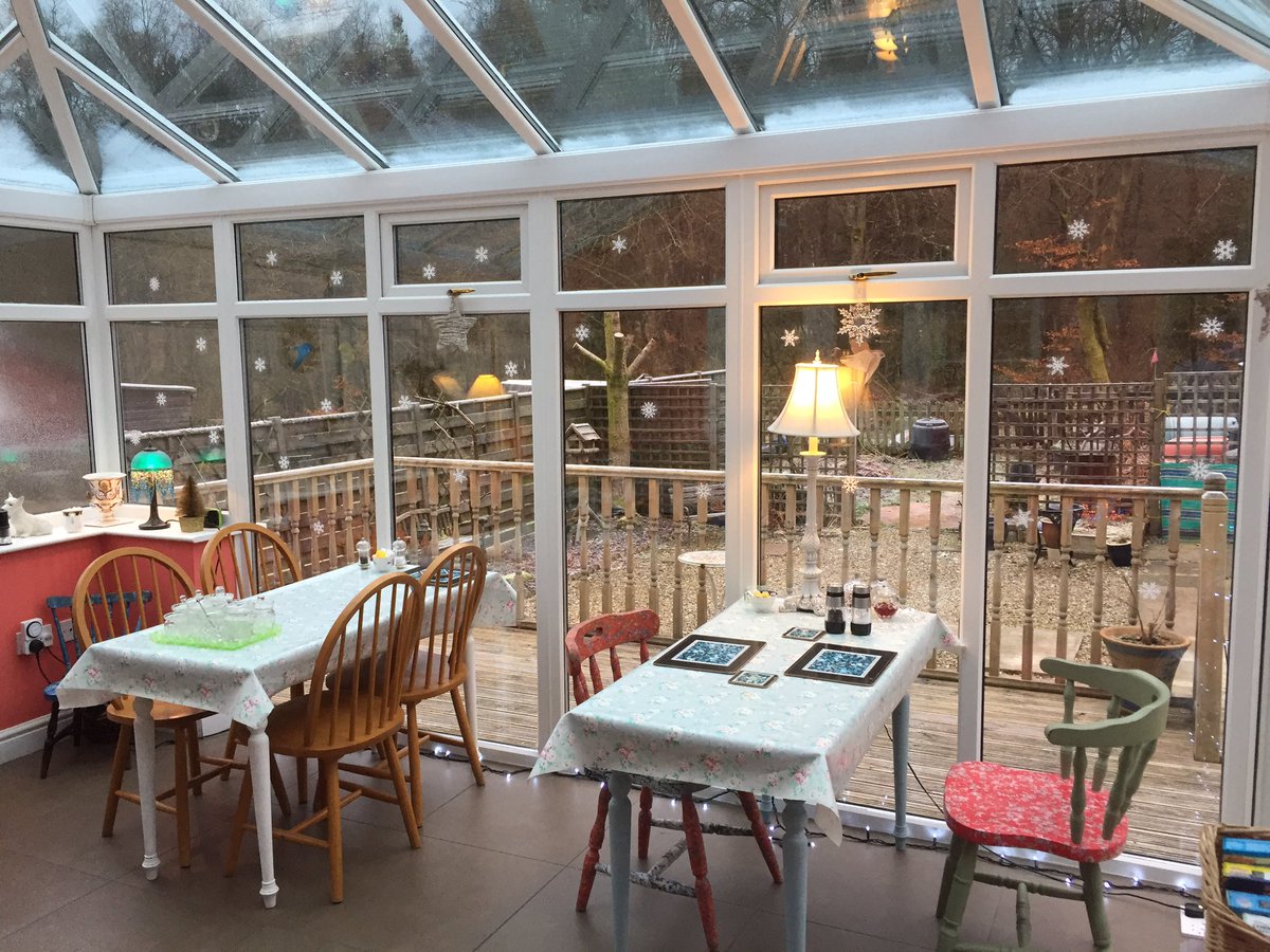 staykielder's tweet photo. #Breakfastover awaiting the #snow #nothingtoseehere https://t.co/RtPUPQ9NOq