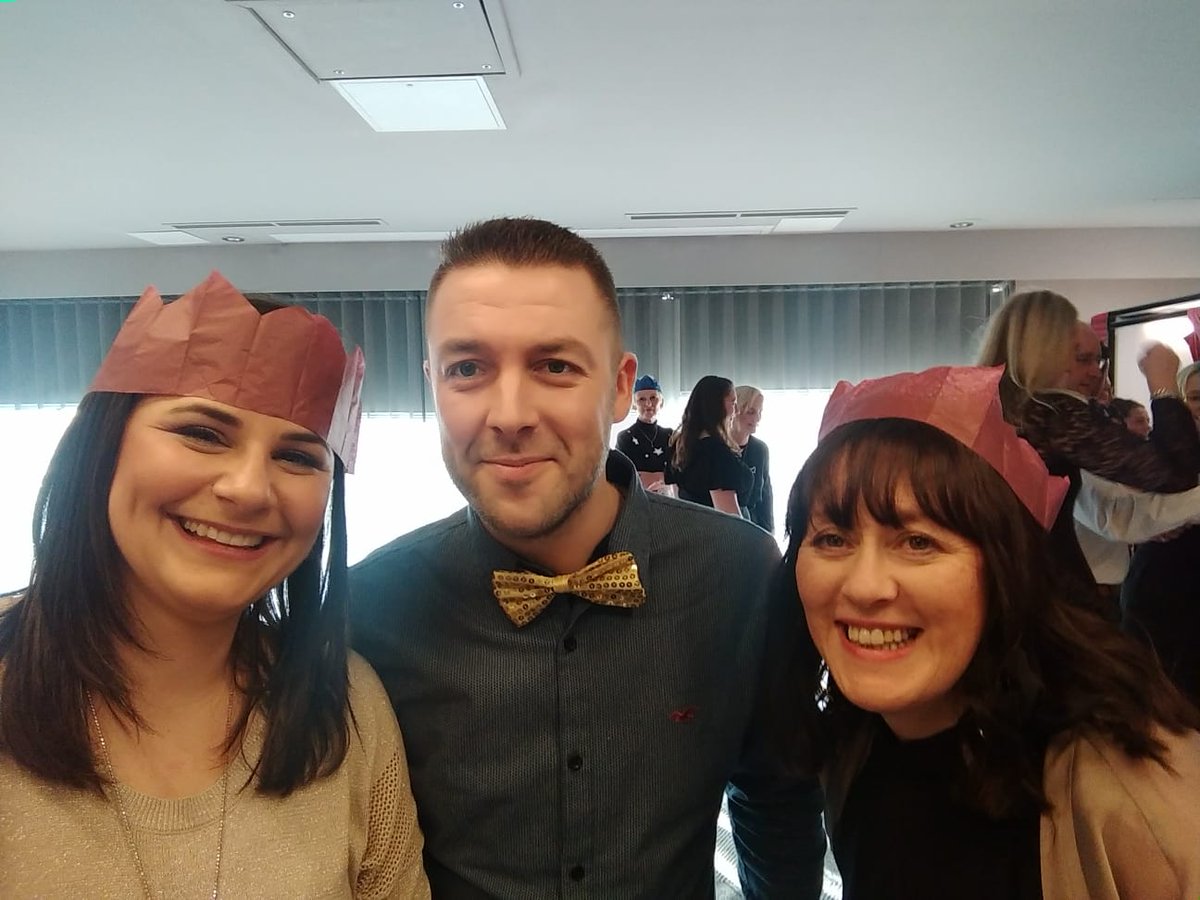 SharonTWxm's tweet photo. Good job by 'A' Team legend Felicity Bain taking pics yesterday afternoon with @SamS_Muir @PerryJ_Muir @SarahD_Muir @NikEvans30 #LetsGetFelicityOnTwitter #Muir50 #Christmas #partytime https://t.co/7KlzijqOkj