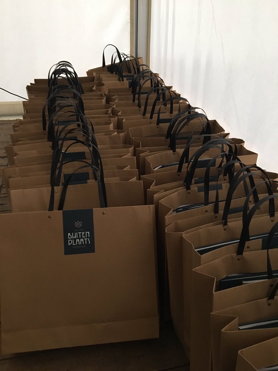 Jessica_Peins's tweet photo. Aanwezig bij start/verkoop Buitenplaats Hempens #RABOLNWF #buitenplaatsHempens #Zwanenburgprojecten https://t.co/QTqGZTtPXO