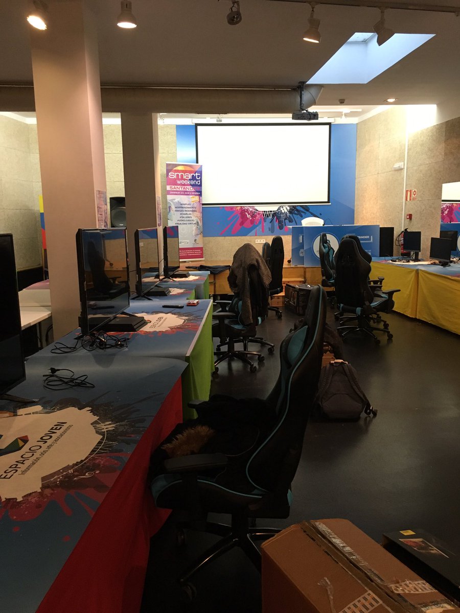 ludurium's tweet photo. Ya estamos en el #swsdr preparándolo todo para los torneos de esta tarde. Hoy #fortnite #tekken7 y juego libre de #justdance y alguna sorpresa más. https://t.co/ON2tJdVupW