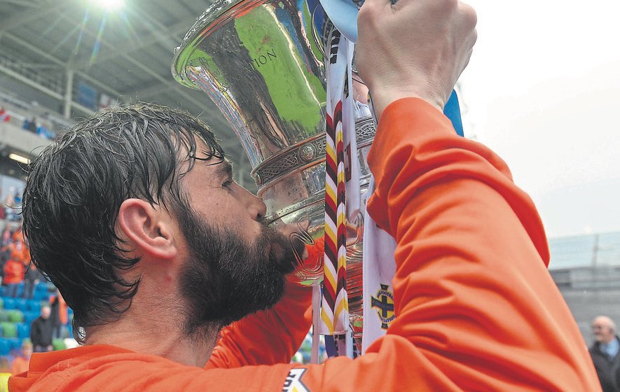 On the 15th December 2011 Gary Hamilton was appointed Player Manager of Glenavon FC. 

7 years at the helm today 🔷🔶

Some fantastic achievements, honours and memories along the way with many more to come. 

Happy 7th anniversary Gaffer #GHBAWA