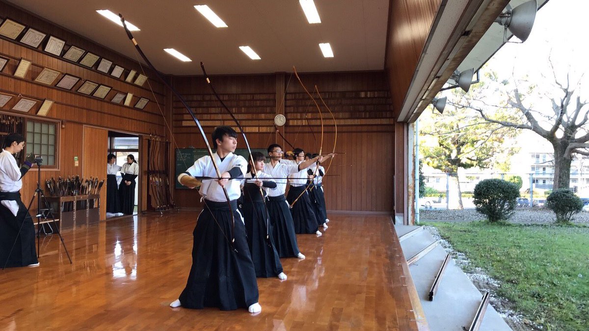 kumaQ_910's tweet photo. 本日は第1回部内戦を行いました！
最多的中者は2回生内山でした！
普段とはちょっと変わった練習も部員にはいい刺激になったと思います！
今後も不定期開催していこうと思います✨ https://t.co/skLuMIP7yr