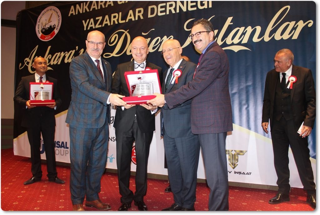 leventcan1968's tweet image. Ankara’ya Değer Katanlara ödül töreni : TÜSİAV Verimlilik Platformu Başkanı Kutlu Tamay ‘a Jüri Özel Ödülü verildi

patronburada.com/2018/12/15/ank…