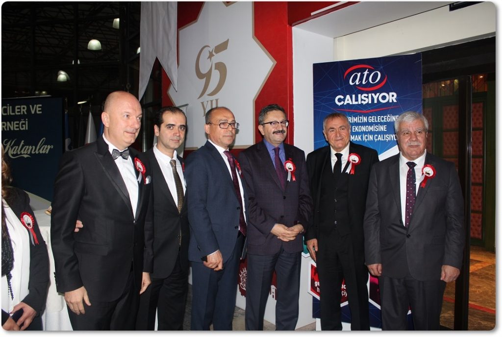 leventcan1968's tweet image. Ankara’ya Değer Katanlara ödül töreni : TÜSİAV Verimlilik Platformu Başkanı Kutlu Tamay ‘a Jüri Özel Ödülü verildi

patronburada.com/2018/12/15/ank…