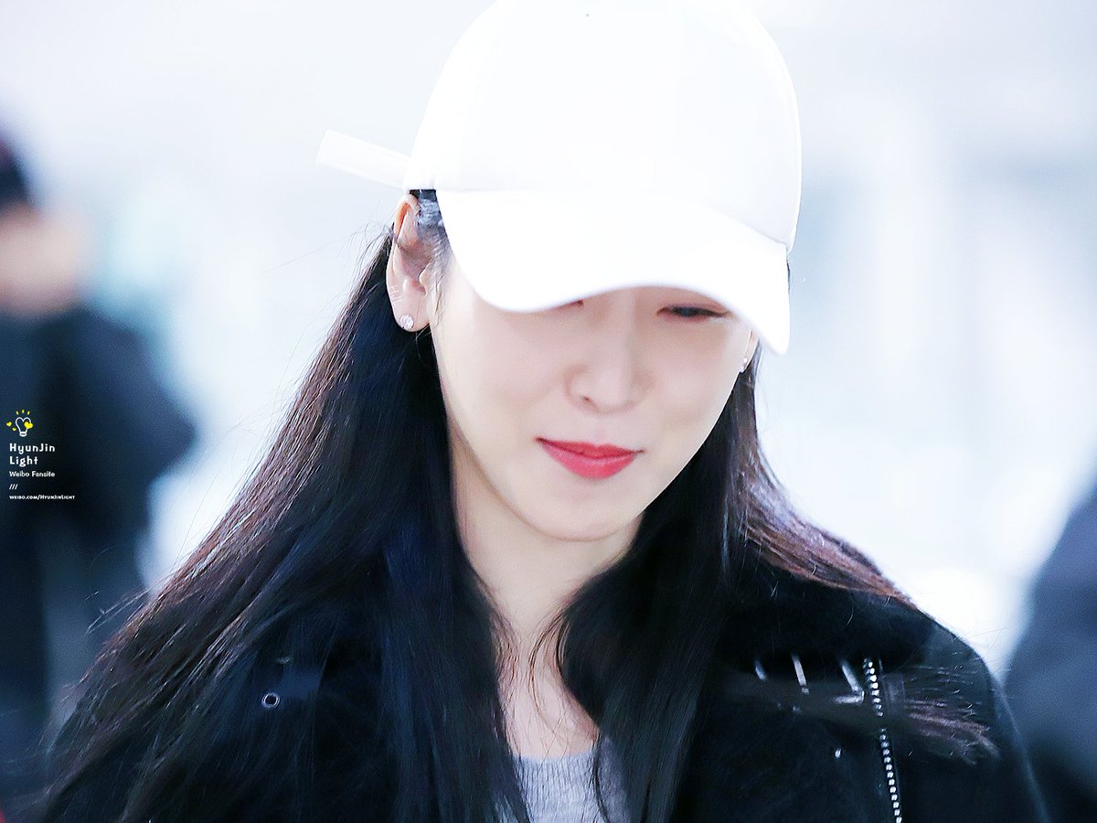 HyunJinLight_TW's tweet photo. #서현진 #SeoHyunJin #徐玄振 #ソヒョンジン
181215 2018 MAMA 인천공항 입국 
More HD pics👉🏼https://t.co/6lNkSKY139 
#MAMA #MAMA10 #MAMAinHongKong https://t.co/Xs3m07JlUd