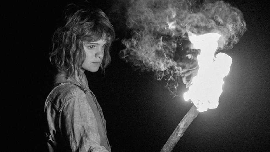 Девушка со спичками. Девочка которая играла со спичками. Девушка со спичкой. Девочка которая играла со спичками. Девочка со спичками иллюстрации.