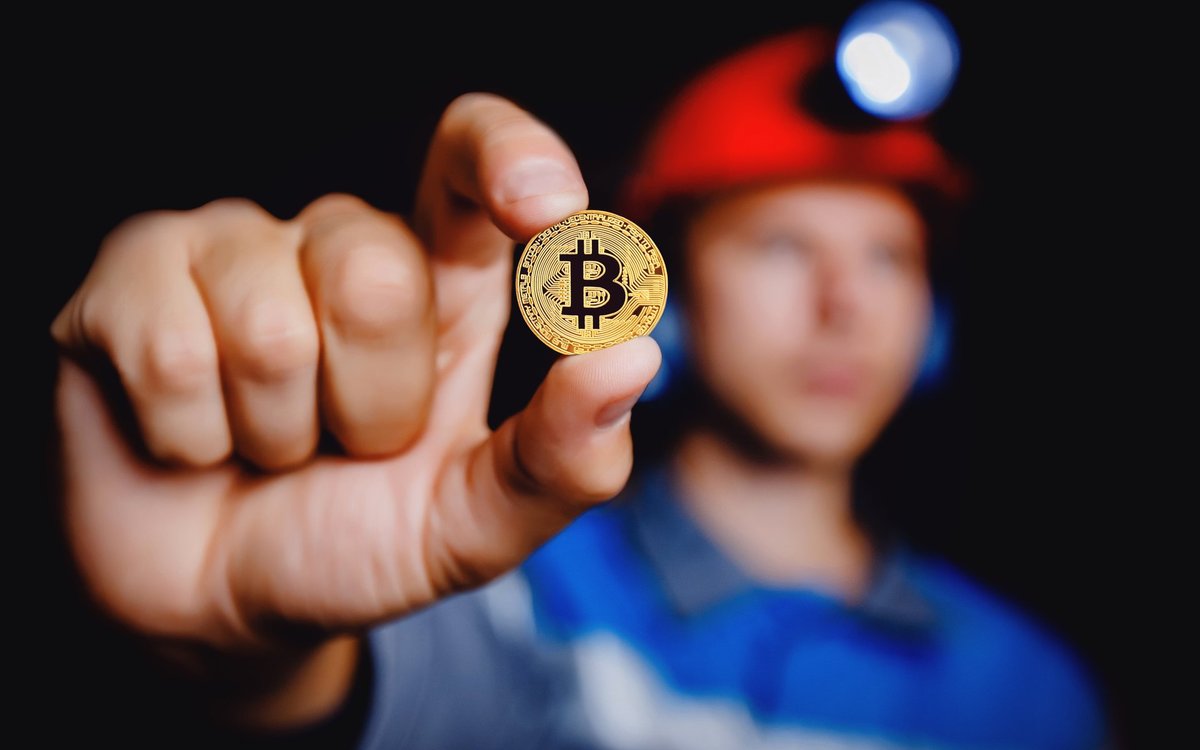 crew_ada's tweet photo. #Blockchain #Crypto #Bitcoin core developer Matt Corallo has launched a #mining pool which aims to increase decentralization as #Bitcoin #mining becomes increasingly monopolized https://t.co/dAsDKQjGce https://t.co/39ALr17l3m